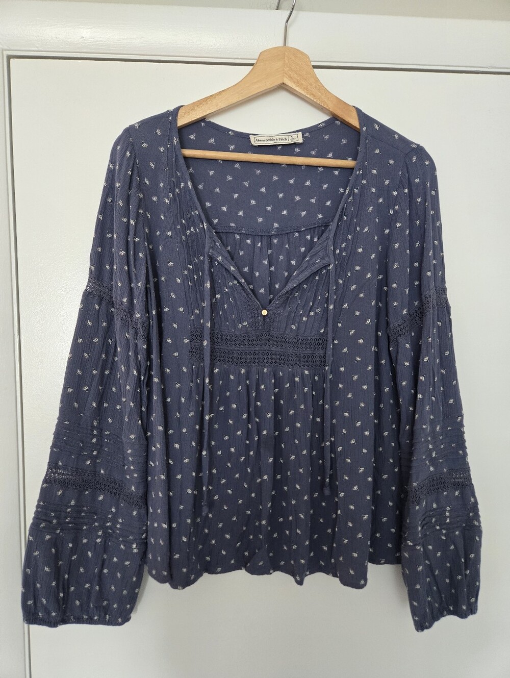 Abercrombie And Fitch Blue Long Sleeve Peasant Blouse Size Large